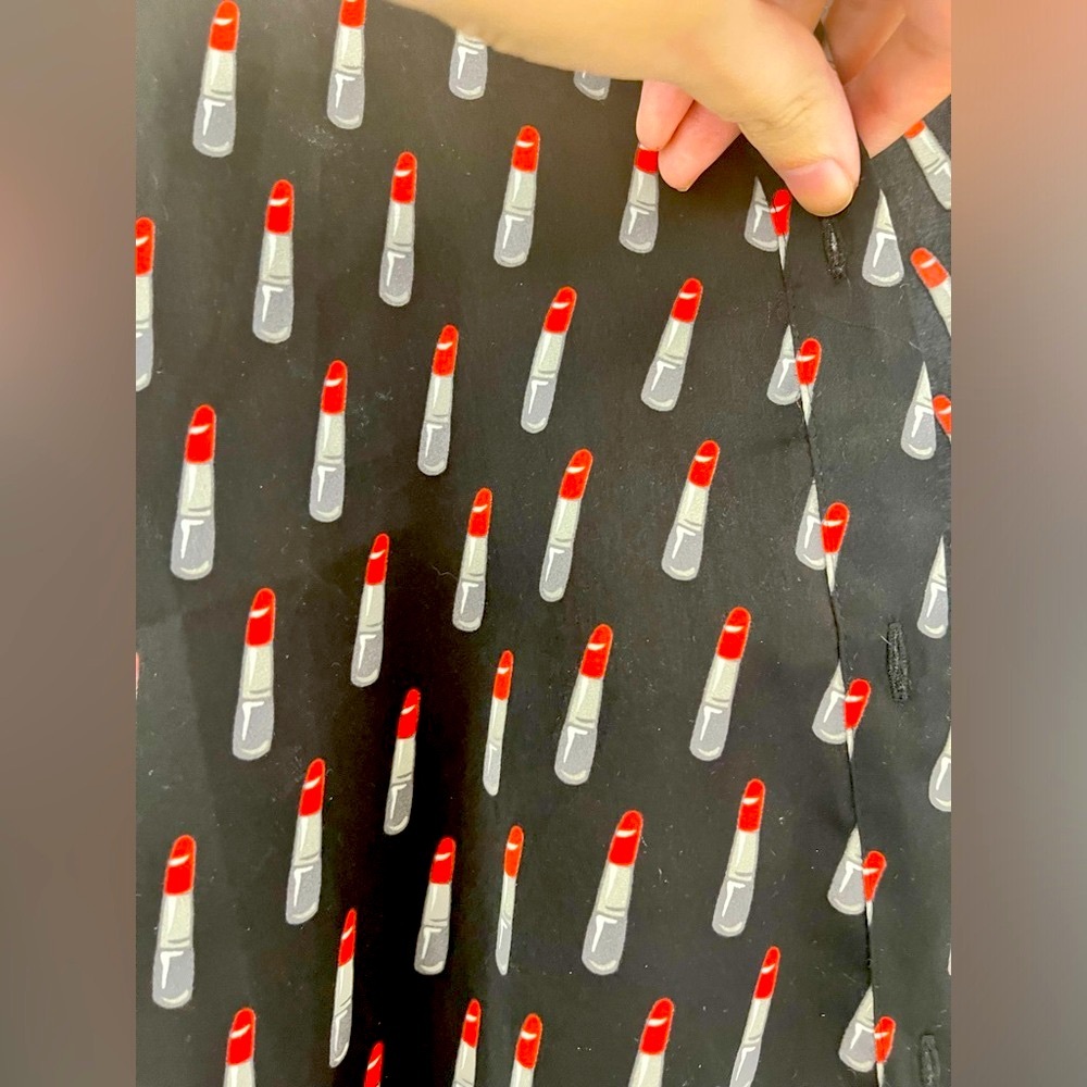 Forever21 Lipstick Button Up-Size Large